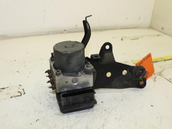 Gebruikte ABS Pomp Nissan Primera (P12) 2.0 16V CVT Prijs € 25,00 Margeregeling aangeboden door Van Gils Automotive