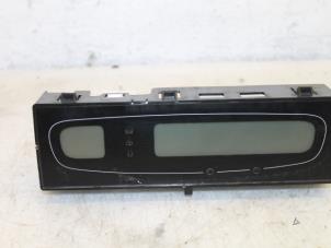 Gebruikte Display Interieur Renault Laguna II (BG) 1.9 dCi 120 Prijs € 35,00 Margeregeling aangeboden door Van Gils Automotive