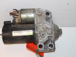 Gebruikte Startmotor Renault Espace (JE) 3.0 V6 24V Prijs € 65,00 Margeregeling aangeboden door Van Gils Automotive