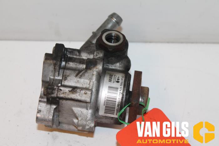 Gebruikte Pomp Servo BMW 3 serie Touring (E91) 318d 16V Prijs € 60,00 Margeregeling aangeboden door Van Gils Automotive