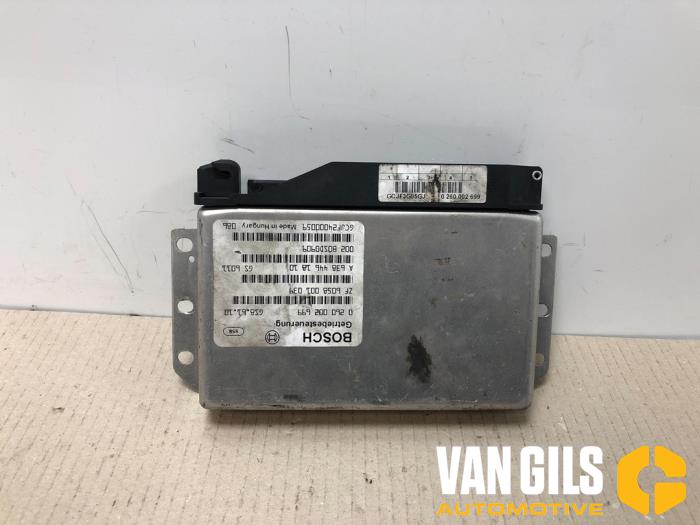 Gebruikte Computer Automatische Bak Mercedes V (638.2) V-220 2.2 CDI 16V Prijs € 100,00 Margeregeling aangeboden door Van Gils Automotive