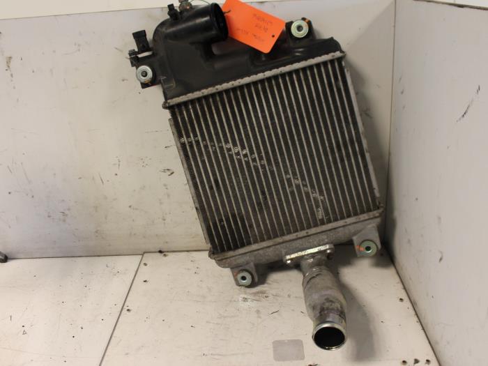 Gebruikte Intercooler Toyota Hilux IV 2.5 D4-D 16V Prijs € 149,99 Margeregeling aangeboden door Van Gils Automotive