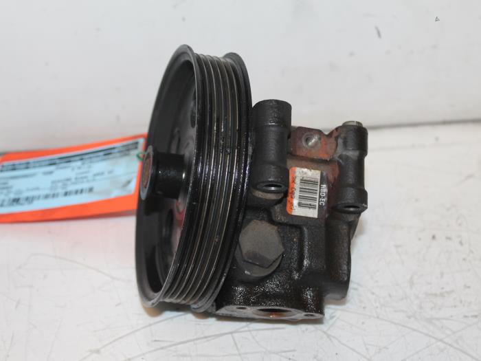 Gebruikte Pomp Servo Ford Mondeo III 2.0 16V Prijs € 60,00 Margeregeling aangeboden door Van Gils Automotive