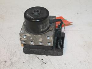 Gebruikte ABS Pomp Volkswagen Golf IV (1J1) 1.9 TDI Prijs € 30,00 Margeregeling aangeboden door Van Gils Automotive