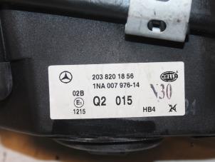 Gebruikte Mistlamp links-voor Mercedes C-Klasse Prijs € 35,00 Margeregeling aangeboden door Van Gils Automotive