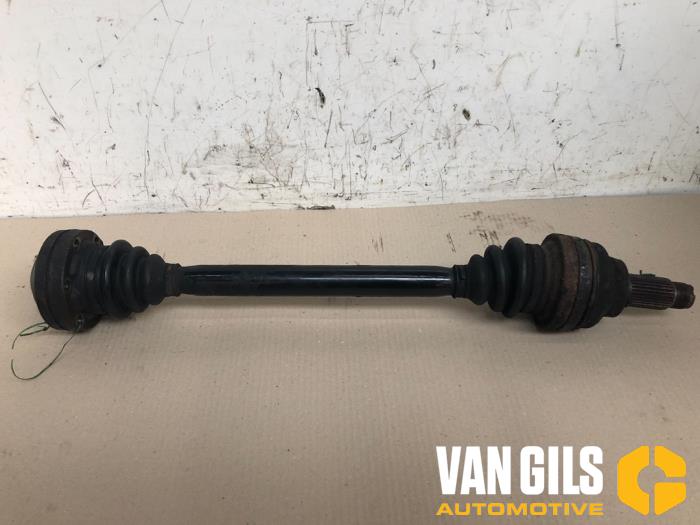 Gebruikte Aandrijfas links-achter BMW 5 serie (E39) 525 td Prijs € 49,00 Margeregeling aangeboden door Van Gils Automotive