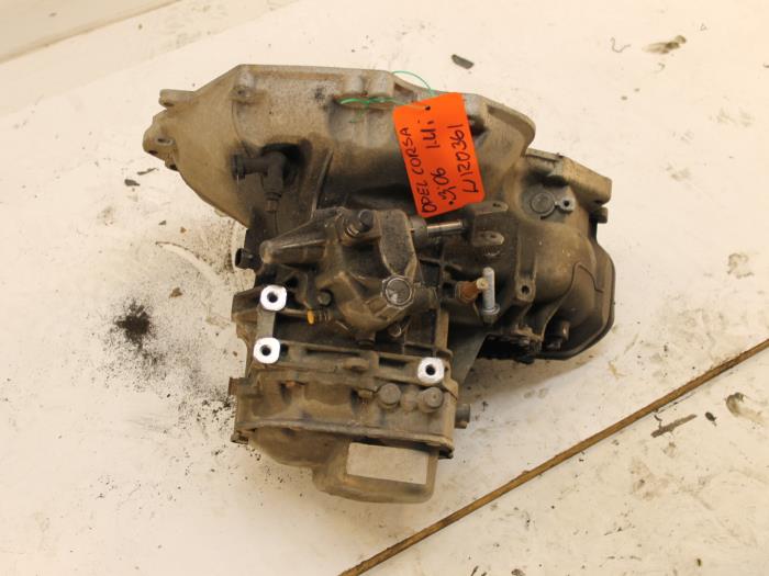 Gebruikte Versnellingsbak Opel Corsa D 1.4 16V Twinport Prijs € 274,00 Margeregeling aangeboden door Van Gils Automotive