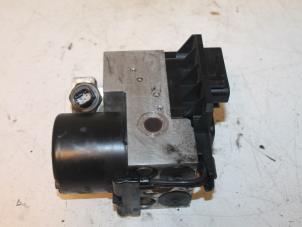 Gebruikte ABS Pomp Mercedes S (W220) 3.2 S-320 18V Prijs € 75,00 Margeregeling aangeboden door Van Gils Automotive