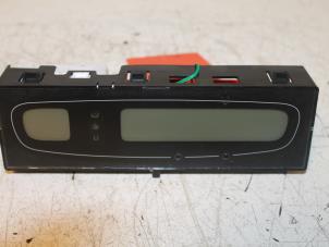 Gebruikte Display Interieur Renault Laguna II Grandtour (KG) 1.9 dCi 100 Prijs € 35,00 Margeregeling aangeboden door Van Gils Automotive