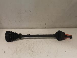 Gebruikte Steekas links-achter Volkswagen Passat Variant (3B6) 2.5 TDI V6 24V Prijs € 74,99 Margeregeling aangeboden door Van Gils Automotive