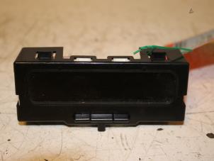 Gebruikte Display Interieur Renault Megane II Grandtour (KM) 1.6 16V Prijs € 35,00 Margeregeling aangeboden door Van Gils Automotive