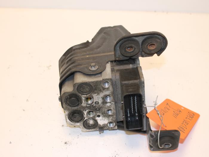 Gebruikte ABS Pomp Opel Vectra C Caravan 3.0 CDTI V6 24V Prijs € 75,00 Margeregeling aangeboden door Van Gils Automotive