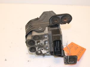 Gebruikte ABS Pomp Opel Vectra C Caravan 3.0 CDTI V6 24V Prijs € 75,00 Margeregeling aangeboden door Van Gils Automotive