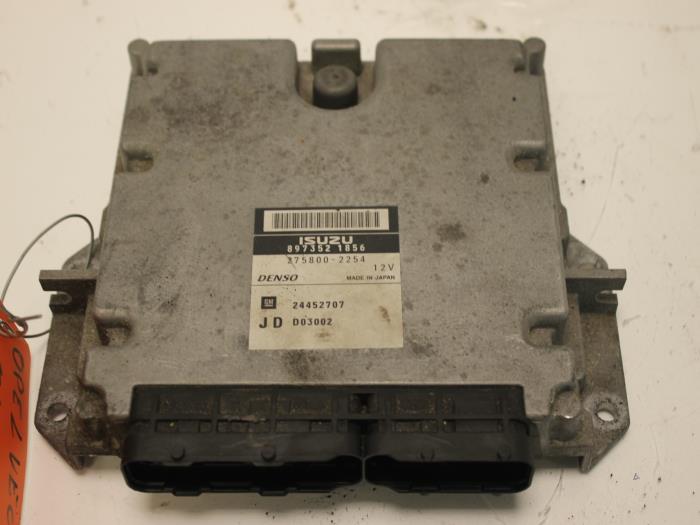 Gebruikte Computer Motormanagement Opel Vectra C Caravan 3.0 CDTI V6 24V Prijs € 150,00 Margeregeling aangeboden door Van Gils Automotive