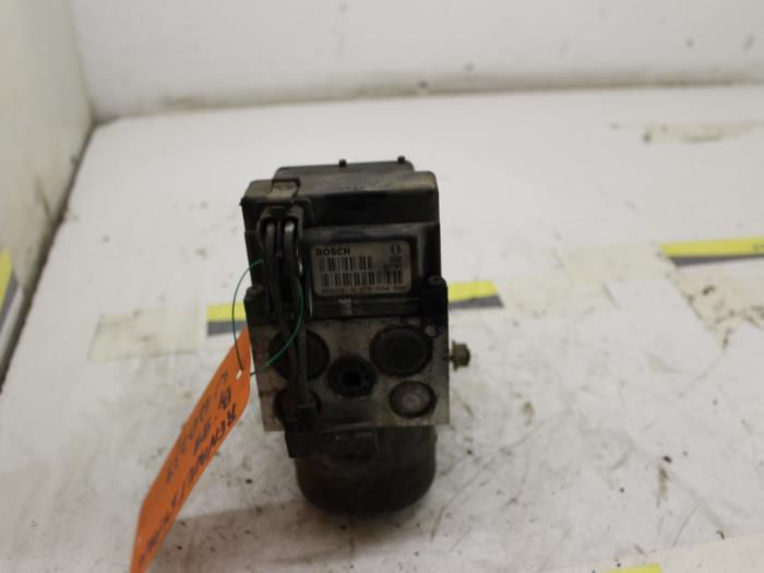 ABS Pomp van een Renault Espace (JE) 2.0i RTE,RXE 1999