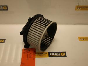 Gebruikte Kachel Ventilatiemotor Mazda 323 Fastbreak (BJ14) 2.0 DTiD 16V Prijs € 45,00 Margeregeling aangeboden door Van Gils Automotive