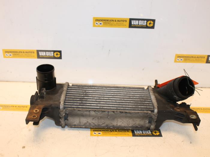 Gebruikte Intercooler Mazda 323 Fastbreak (BJ14) 2.0 DTiD 16V Prijs € 60,00 Margeregeling aangeboden door Van Gils Automotive