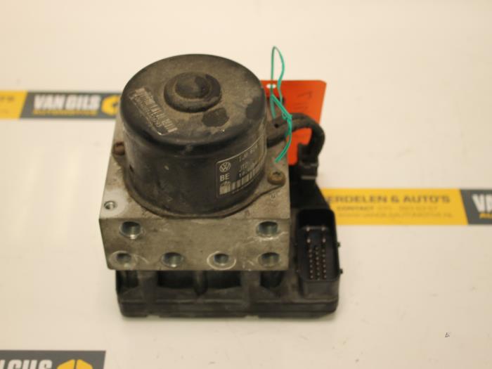 Gebruikte ABS Pomp Volkswagen Golf IV (1J1) 1.9 SDI Prijs € 25,00 Margeregeling aangeboden door Van Gils Automotive