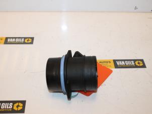 Gebruikte Luchtmassameter Jeep Grand Cherokee (WG/WJ) 2.7 CRD 20V Prijs € 60,00 Margeregeling aangeboden door Van Gils Automotive