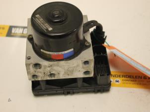 Gebruikte ABS Pomp Jeep Grand Cherokee (WG/WJ) 2.7 CRD 20V Prijs € 75,00 Margeregeling aangeboden door Van Gils Automotive