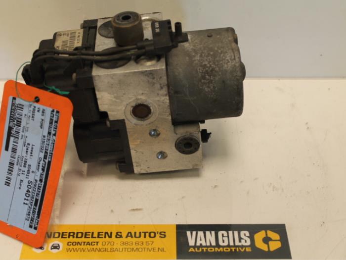 Gebruikte ABS Pomp Volkswagen Passat (3B2) 1.6 Prijs € 25,00 Margeregeling aangeboden door Van Gils Automotive