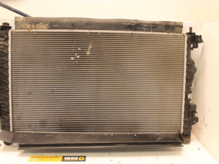 Gebruikte Radiateur Opel Astra J (PC6/PD6/PE6/PF6) 2.0 CDTI 16V 165 Ecotec Prijs € 138,00 Margeregeling aangeboden door Van Gils Automotive