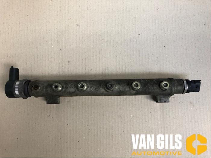 Gebruikte Injector brug Hyundai Santa Fe II (CM) 2.2 CRDi 16V 4x2 Prijs € 66,00 Margeregeling aangeboden door Van Gils Automotive