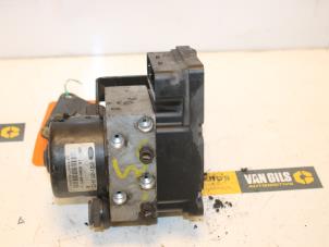 Gebruikte ABS Pomp Ford Focus 1 Wagon 1.8 TDdi Prijs € 75,00 Margeregeling aangeboden door Van Gils Automotive