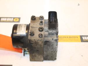 Gebruikte ABS Pomp Ford Focus 1 Wagon 1.8 TDdi Prijs € 75,00 Margeregeling aangeboden door Van Gils Automotive