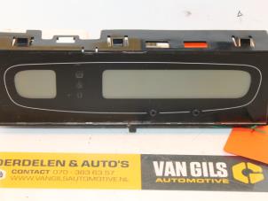 Gebruikte Display Interieur Renault Laguna II (BG) 1.6 16V Prijs € 35,00 Margeregeling aangeboden door Van Gils Automotive