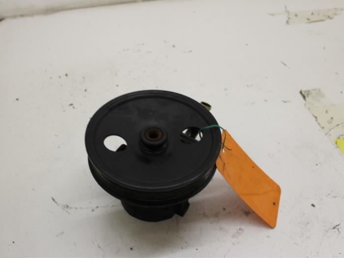 Gebruikte Pomp Servo Volvo V40 (VW) 1.8 16V Prijs € 60,00 Margeregeling aangeboden door Van Gils Automotive