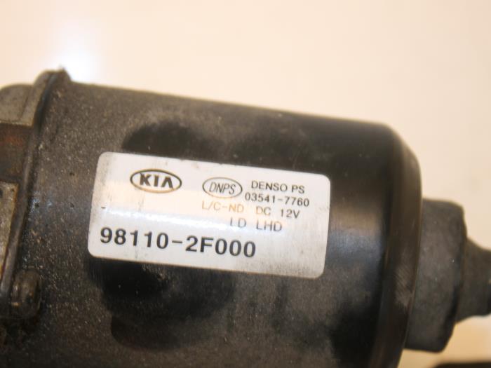 Ruitenwismotor+Mechaniek van een Kia Cerato 1.6 16V 2004