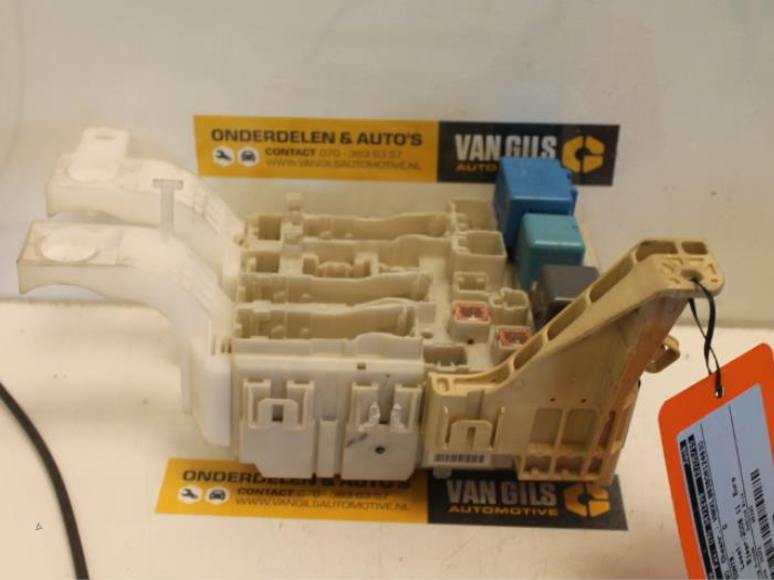 Gebruikte Module Bodycontrol Toyota Yaris II (P9) 1.3 16V VVT-i Prijs € 60,00 Margeregeling aangeboden door Van Gils Automotive