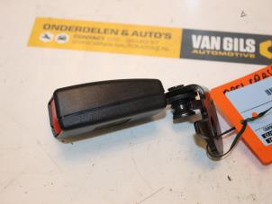 Gebruikte Gordelspanner rechts achter Opel Corsa D 1.3 CDTi 16V ecoFLEX Prijs € 30,00 Margeregeling aangeboden door Van Gils Automotive