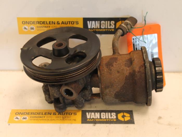 Gebruikte Pomp Servo Toyota Yaris (P1) 1.0 16V VVT-i Prijs € 60,00 Margeregeling aangeboden door Van Gils Automotive