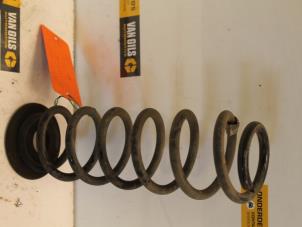 Gebruikte Schroefveer achter Volkswagen Golf VII (AUA) 2.0 GTD 16V Prijs € 30,00 Margeregeling aangeboden door Van Gils Automotive