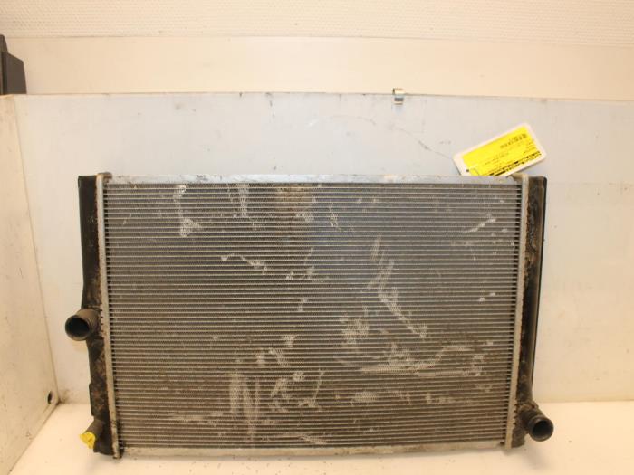 Gebruikte Radiateur Toyota Auris (E15) 1.4 D-4D-F 16V Prijs € 88,00 Margeregeling aangeboden door Van Gils Automotive