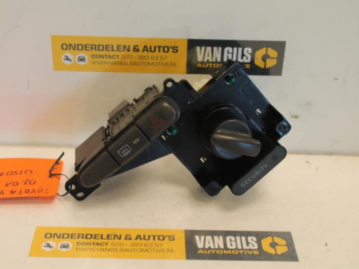 Kachel Bedieningspaneel Toyota Yaris O107550 - foto 1