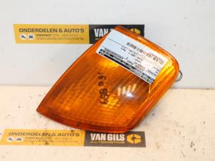 Gebruikte Knipperlicht Scherm rechts-voor Volkswagen Passat (3B2) 1.6 Prijs € 30,00 Margeregeling aangeboden door Van Gils Automotive