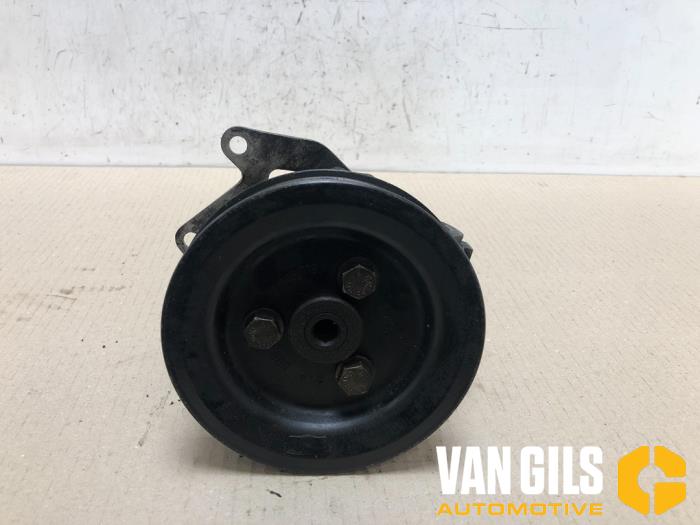 Gebruikte Stuurpomp BMW 5 serie Touring (E39) 525tds Prijs € 60,00 Margeregeling aangeboden door Van Gils Automotive