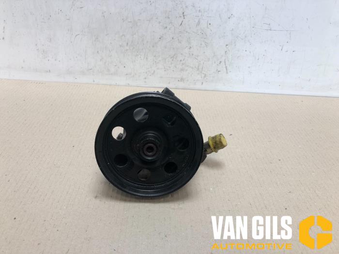 Gebruikte Pomp Servo Ford Focus 1 Wagon 1.8 TDdi Prijs € 60,00 Margeregeling aangeboden door Van Gils Automotive