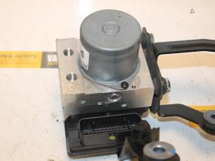 Gebruikte ABS Pomp Hyundai i20 1.2i 16V Prijs € 109,00 Margeregeling aangeboden door Van Gils Automotive