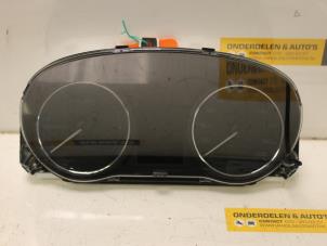 Gebruikte Tellerklok Mitsubishi Outlander (GF/GG) 2.0 16V PHEV 4x4 Prijs € 200,00 Margeregeling aangeboden door Van Gils Automotive