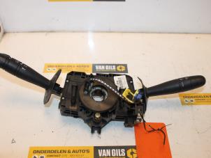 Gebruikte Licht + Raw Schakelaar Dacia Logan (LS) 1.4 Prijs € 81,00 Margeregeling aangeboden door Van Gils Automotive