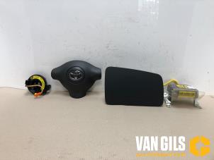 Gebruikte Airbag Set + Module Toyota Yaris (P1) 1.3 16V VVT-i Prijs € 450,00 Margeregeling aangeboden door Van Gils Automotive
