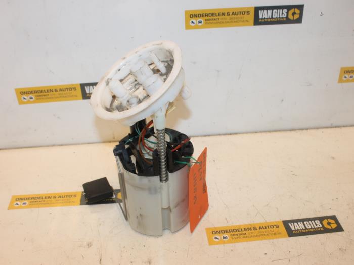 Gebruikte Benzinepomp BMW 3 serie (E92) 335i 24V Prijs € 109,00 Margeregeling aangeboden door Van Gils Automotive