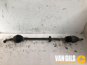 Gebruikte Aandrijfas rechts-voor Opel Astra G (F08/48) 1.6 Prijs € 74,99 Margeregeling aangeboden door Van Gils Automotive