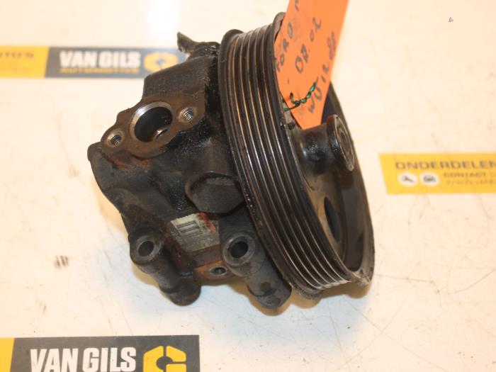 Gebruikte Servopomp Ford Mondeo III Wagon 1.8 16V Prijs € 60,00 Margeregeling aangeboden door Van Gils Automotive