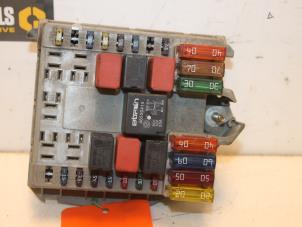 Gebruikte Zekeringkast Fiat Punto II (188) 1.9 DS 60 3-Drs. Prijs € 75,00 Margeregeling aangeboden door Van Gils Automotive