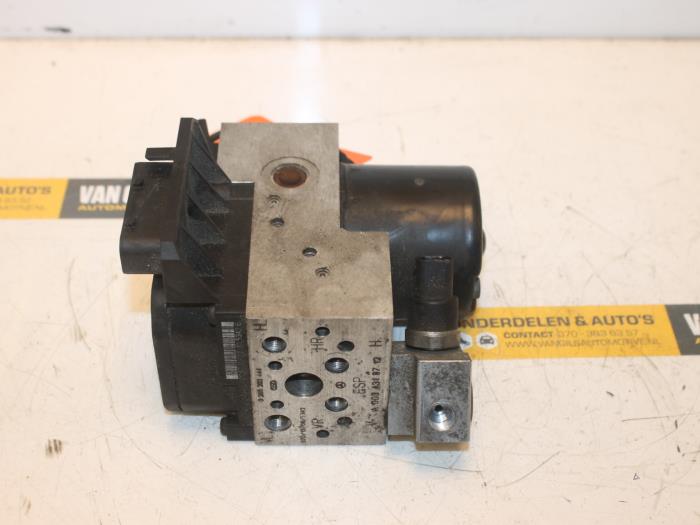 Gebruikte ABS Pomp Mercedes S (W220) 3.2 S-320 CDI 24V Prijs € 25,00 Margeregeling aangeboden door Van Gils Automotive